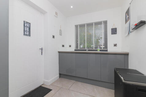 41 Kinpurnie Road, Paisley, PA1 2HG-18