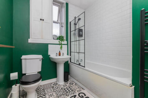 Flat 2 Hill House Stanely Road Paisley PA26HG-1