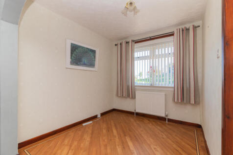 4 glendower way paisley L-23