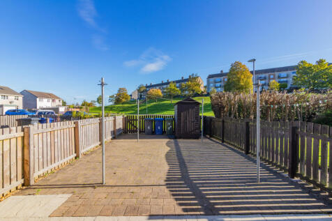 4 glendower way paisley L-33