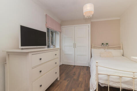 100 Glenburn Road PA2 8HP L-2