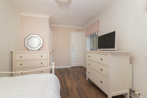 100 Glenburn Road PA2 8HP L-5