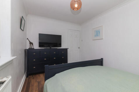 100 Glenburn Road PA2 8HP L-9