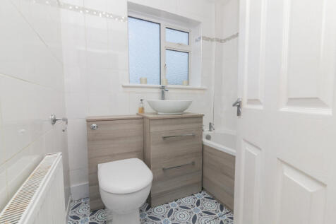 100 Glenburn Road PA2 8HP L-10