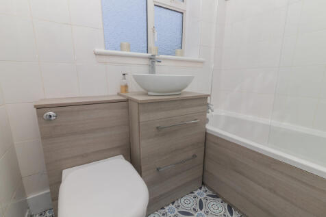 100 Glenburn Road PA2 8HP L-11