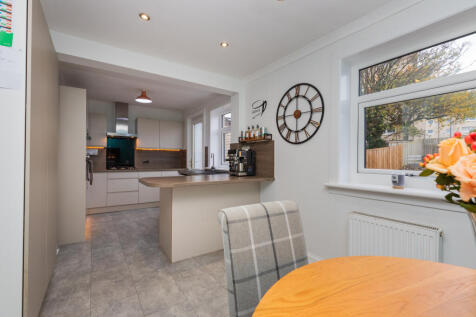 16, Renshaw Road, Elderslie,  Renfrewshire, PA5 9L