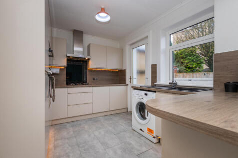 16, Renshaw Road, Elderslie,  Renfrewshire, PA5 9L