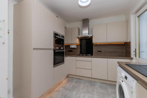 16, Renshaw Road, Elderslie,  Renfrewshire, PA5 9L