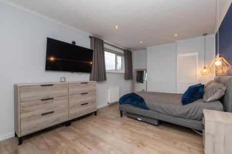 16, Renshaw Road, Elderslie,  Renfrewshire, PA5 9L