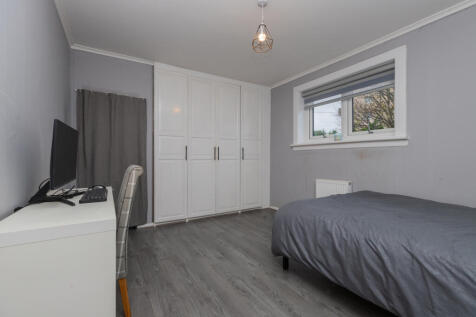 16, Renshaw Road, Elderslie,  Renfrewshire, PA5 9L