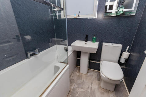 16, Renshaw Road, Elderslie,  Renfrewshire, PA5 9L