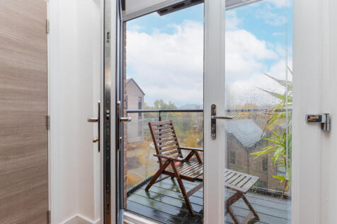 Flat 3-2, 2 Riverford Court Glasgow G43 1FB 2L-11