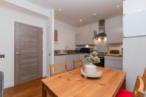 Flat 3-2, 2 Riverford Court Glasgow G43 1FB 2L-3