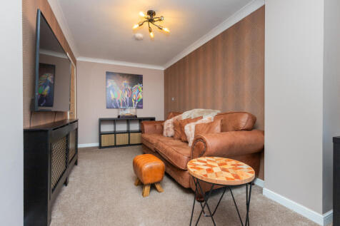 1 deanston park, barrhead L-2