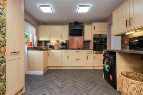 1 deanston park, barrhead L-21