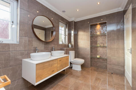 1 deanston park, barrhead L-46