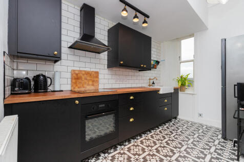 25 -1 Whitehaugh Drive, PA1 3PG-8