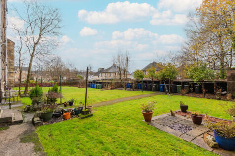 25 -1 Whitehaugh Drive, PA1 3PG-23