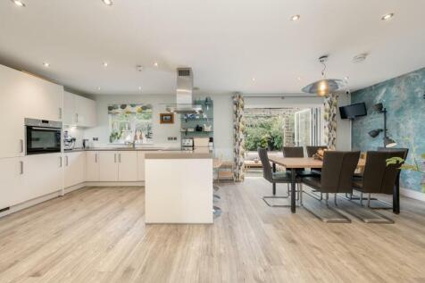 Spacious kitchen