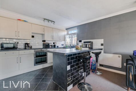 SHERWOOD COURT 11 -36_