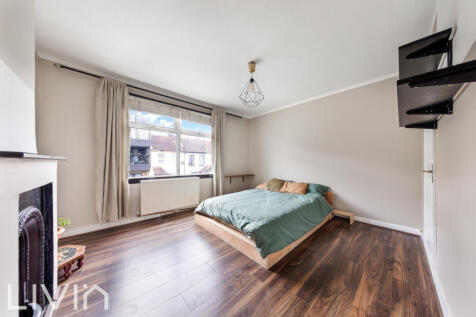 GLOUCESTER ROAD, 46-37