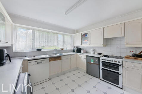 WOODCOTE PARK AVENUE,1A-37