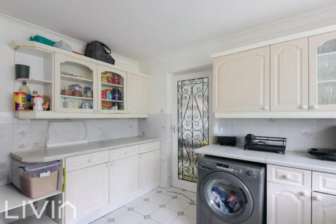WOODCOTE PARK AVENUE,1A-41