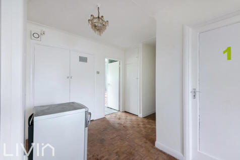 WOODCOTE PARK AVENUE,1A-30