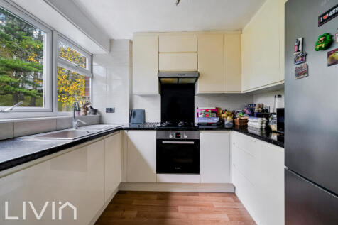 CHICHELE GARDENS, 18 (16 FROM 27)-24