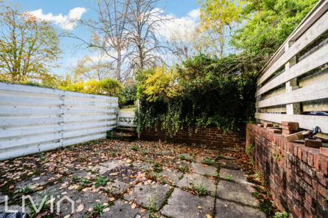 CHICHELE GARDENS, 18 (16 FROM 27)-26