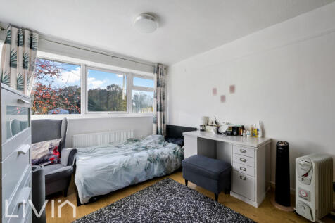 CHICHELE GARDENS, 18 (16 FROM 27)-7