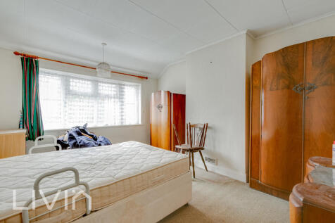 121 Kynaston Avenue, CR7 - 12