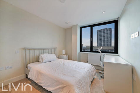 QUARTERS APARTMENTS, FLAT 1006 (12 FROM 17)-3