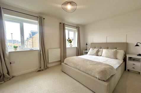 Master Bed 1
