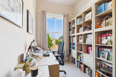 Bedroom/Study