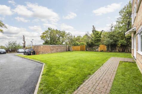 12 Hendon Lodge-202-Edit