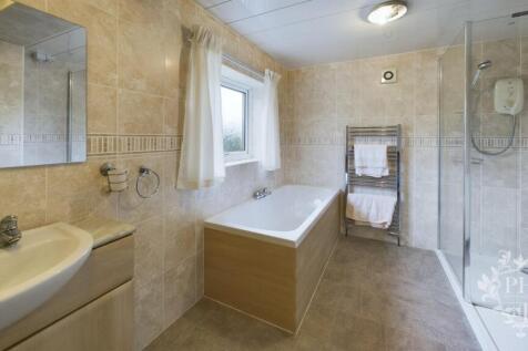 Bath/Shower Room