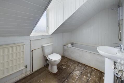 BATHROOM/WC