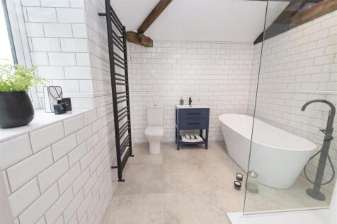stables-bathroom005.jpeg
