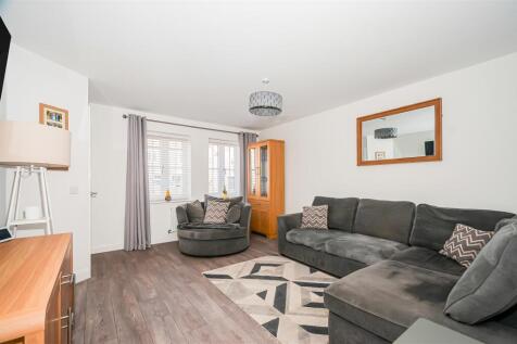 22 Ella Drive4.jpg