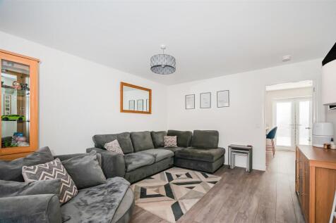 22 Ella Drive3.jpg