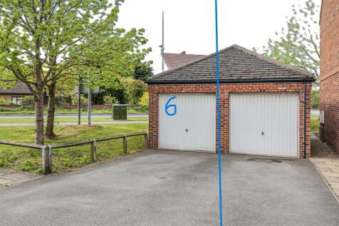 6 Willow Court20 garage edited.jpg