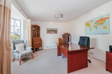 5 Sycamore Close -5.jpg