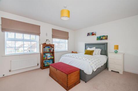 5 Sycamore Close -34.jpg