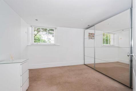 Apt 4, Main House12.jpg