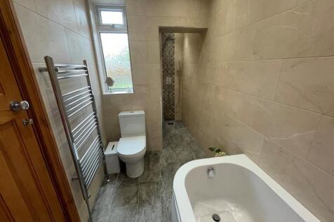 bathroom main 2.jpg