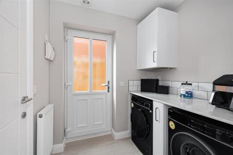 16 Ella Drive19.jpg