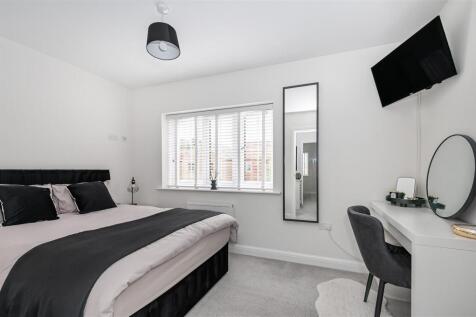 16 Ella Drive6.jpg