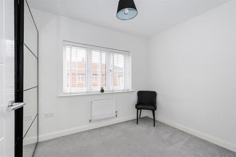 16 Ella Drive4.jpg