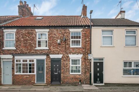 110 Hailgate30 Outside without car.jpg